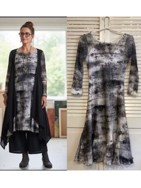 Komarov Art to Wear Grey and White Dress